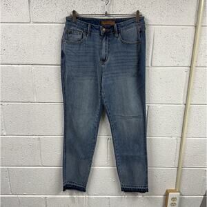 Judy Blue Size 9/29 High Rise Laid Back Luxe Rigid Magic Released Hem Boyfriend